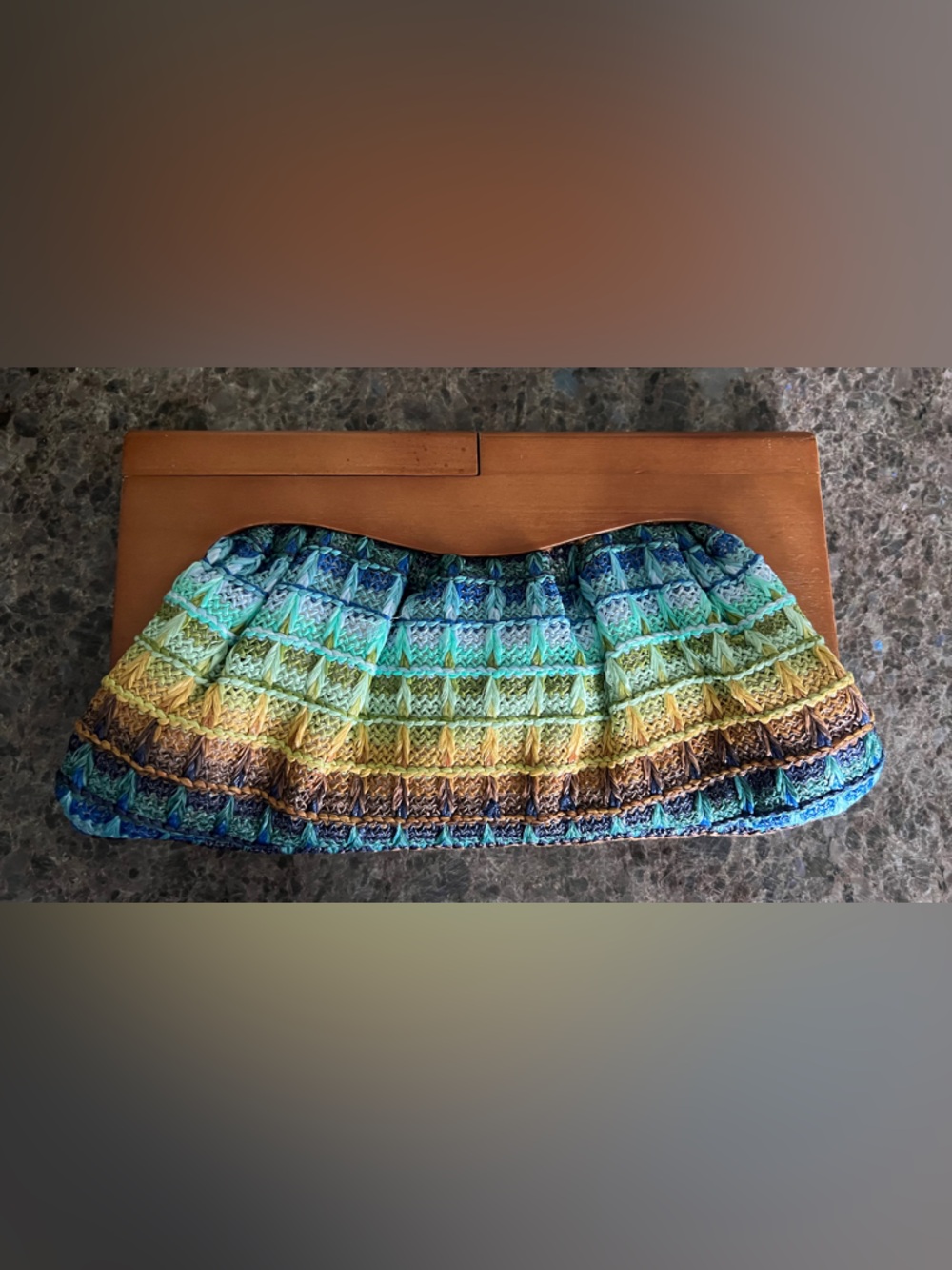 Urban expressions clutch